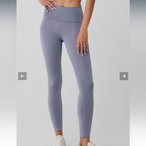 NWOT ALO YOGA 7/8 HIGH-WAIST AIRLIFT LEGGING, Fog Grey